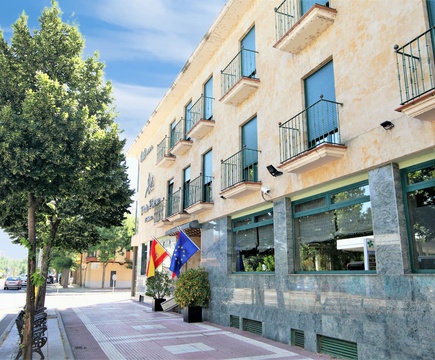 Fachada Hotel ELE Puente Romano Salamanca